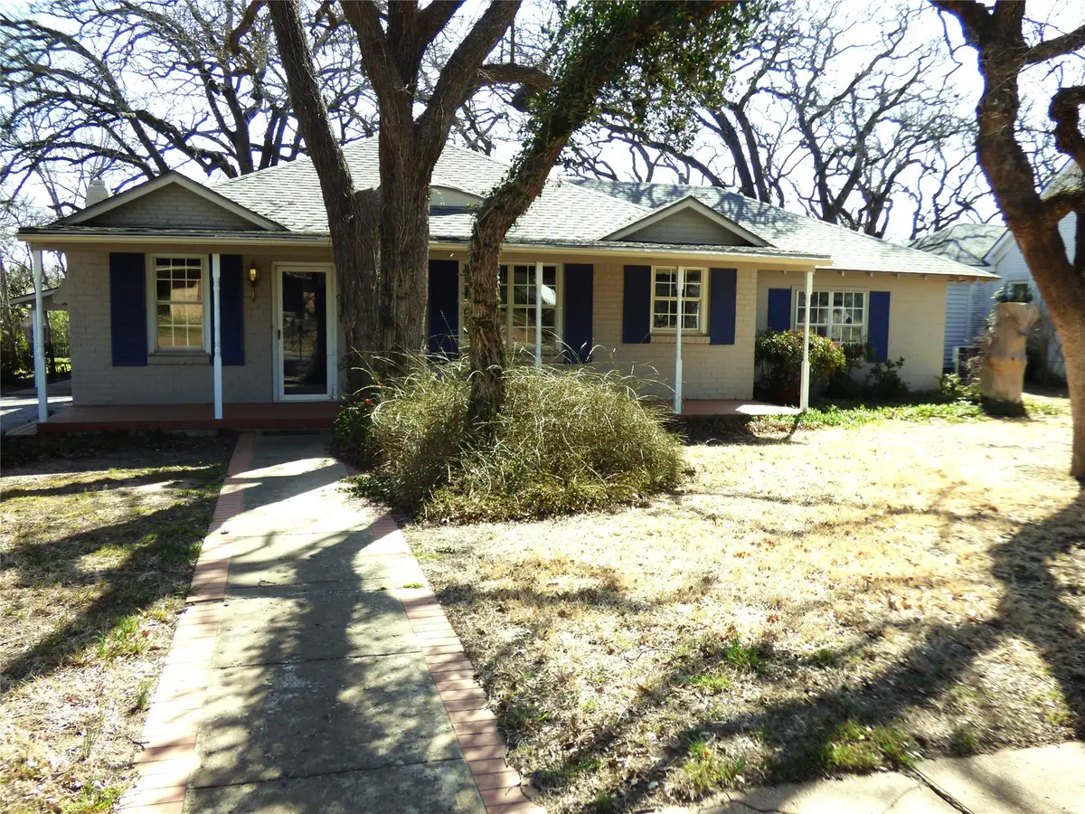 302 S Hillcrest Avenue, Eastland, TX 76448 - Image #1