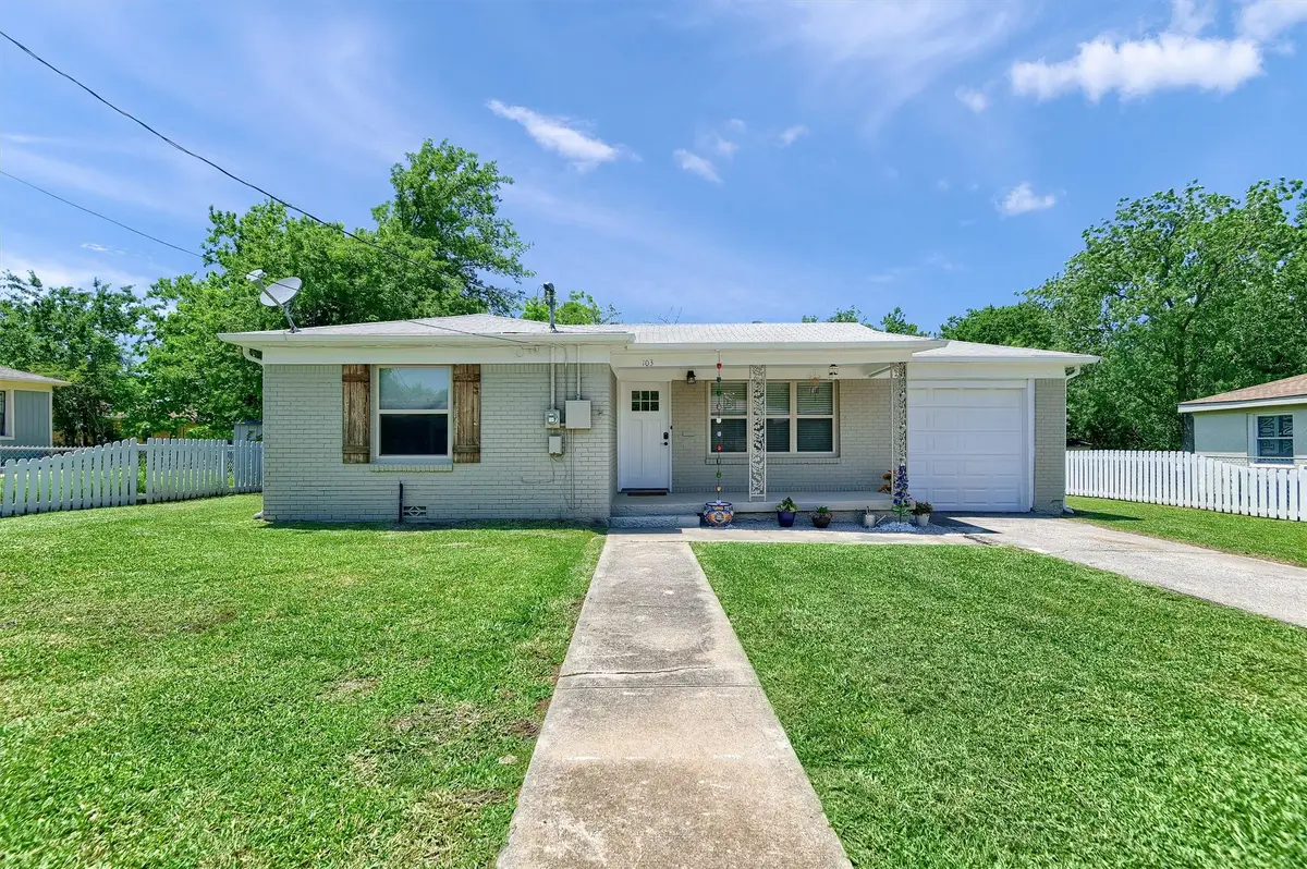 103 Tipton Street, Whitesboro, TX 76273 - Image #1