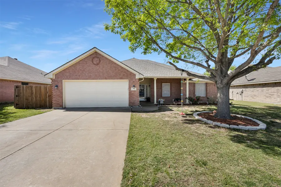 313 Angela Drive, Burleson, TX 76028 - Image #2