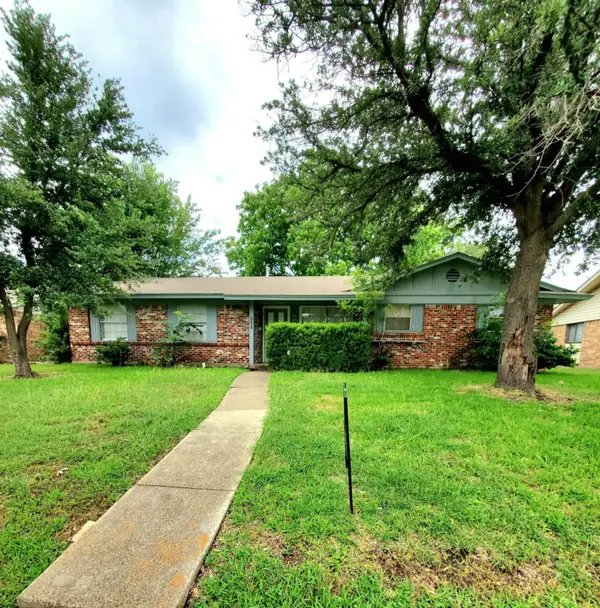 3205 Parkside Drive, Mesquite, TX 75150