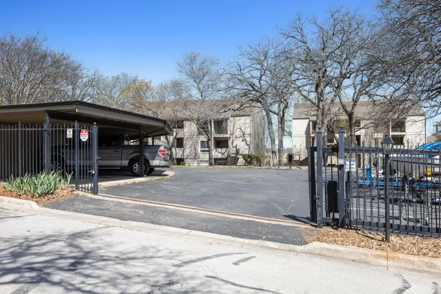 388 Driftwood Court #3, Azle, TX 76020 - Image #3