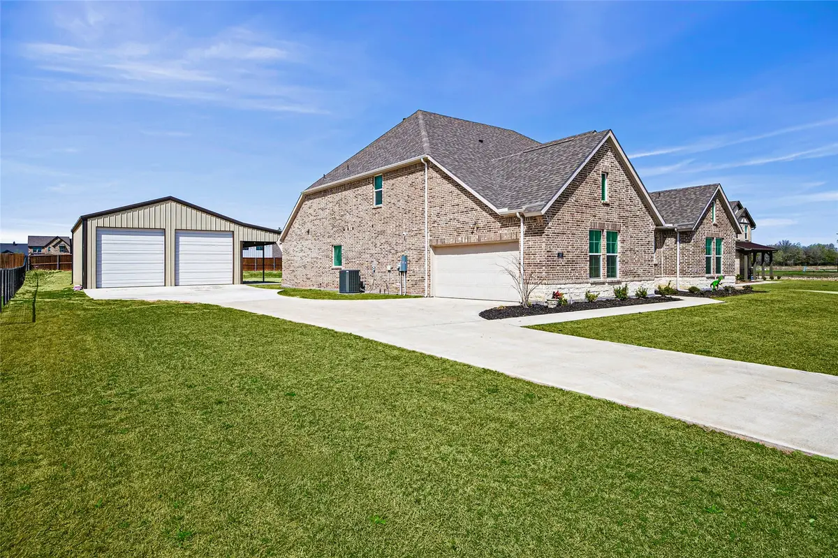 197 Spanish Moss Trail, Rhome, TX 76078 - Image #1