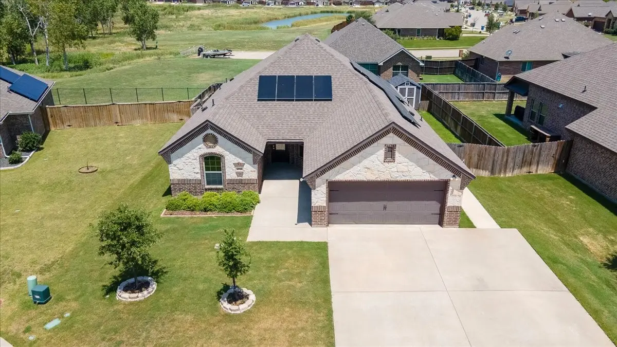 4711 Bering Drive, Sanger, TX 76266 - Image #1