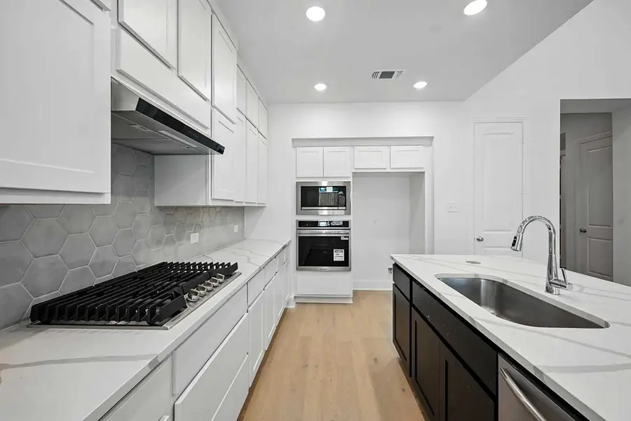 413 Heritage Ranch Trail, Sherman, TX 75092 - Image #3