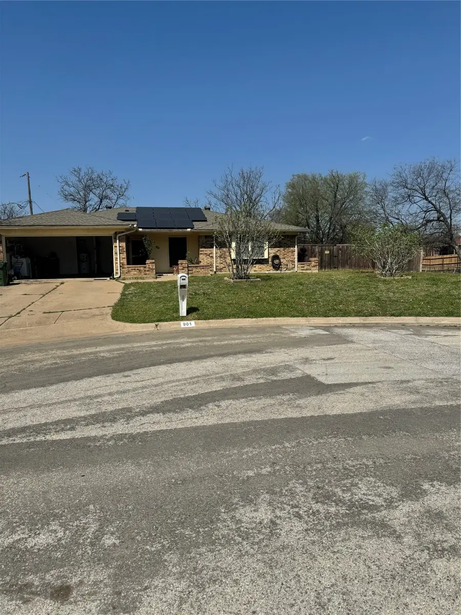 901 Freestone Court, Arlington, TX 76017 - Image #2