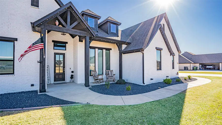 405 Venadito Drive, Godley, TX 76044 - Image #2