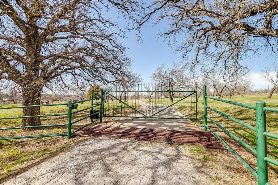 1930 Old Mineral Wells Highway, Weatherford, TX 76088 - Image #2