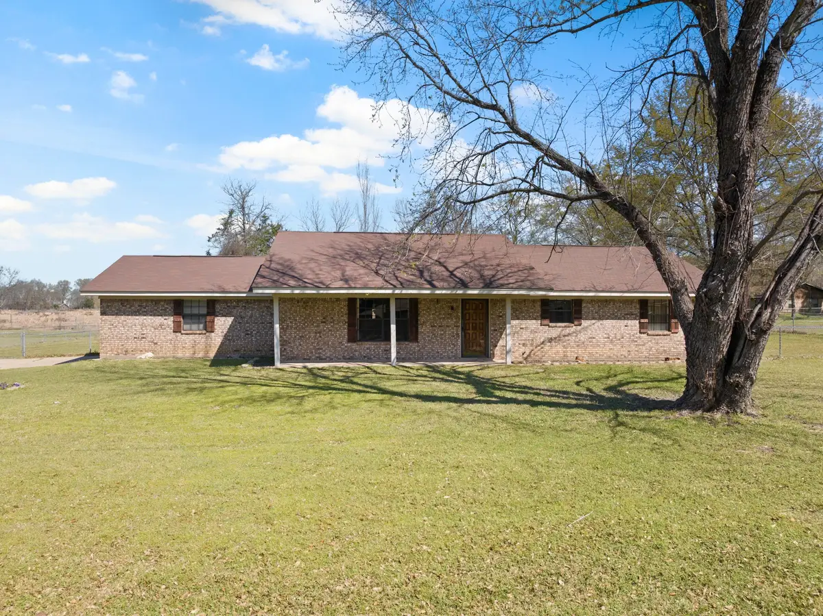 711 Walnut Street, Omaha, TX 75571 - #1