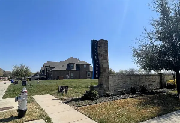 304 Riverdance Way, Keller, TX 76248