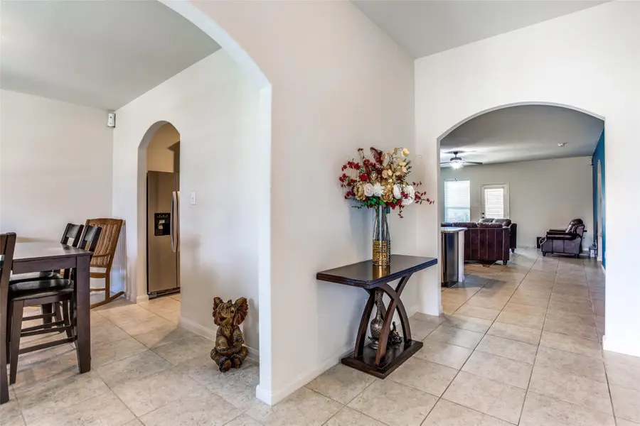 526 Meadow Springs Drive, Glenn Heights, TX 75154 - Image #2