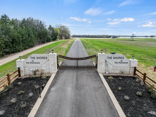 381 Lakewood Lane, Honey Grove, TX 75446