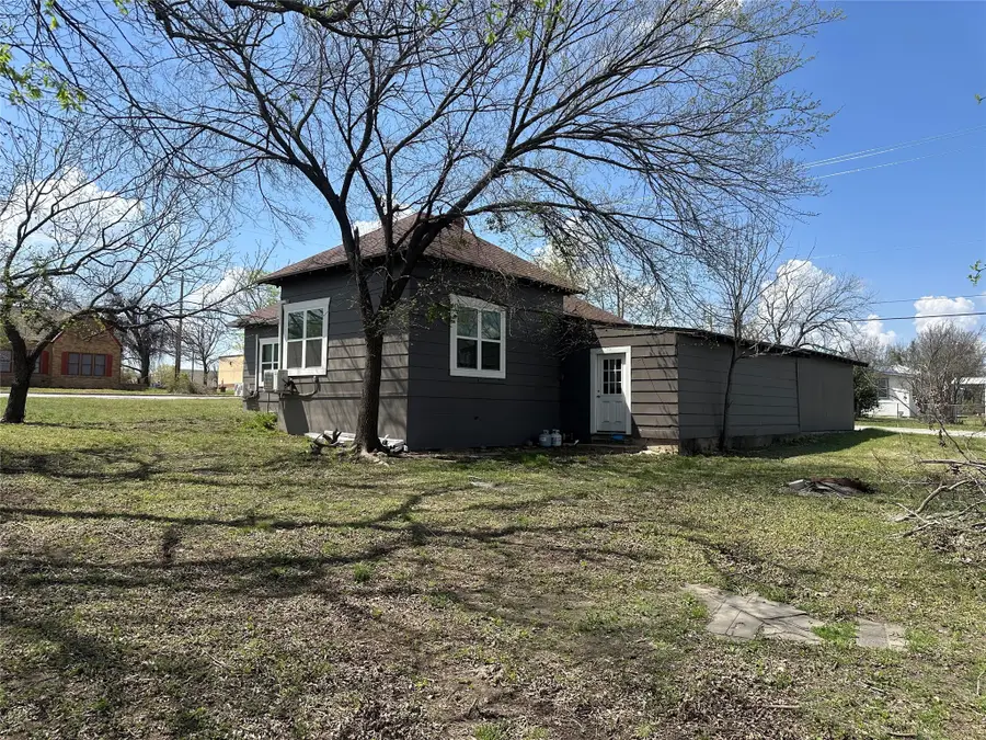 801 E Gentry, Hamilton, TX 76531 - Image #3