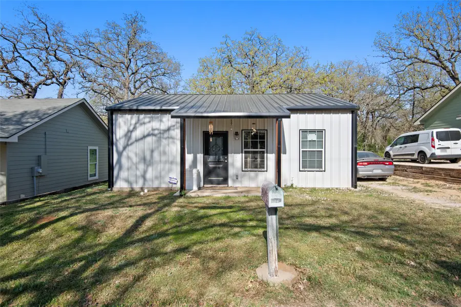63 Live Oak Street, Alvarado, TX 76009 - Image #3