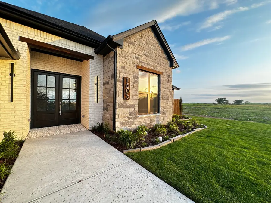 1805 Sudbury Drive, Cleburne, TX 76033 - Image #2