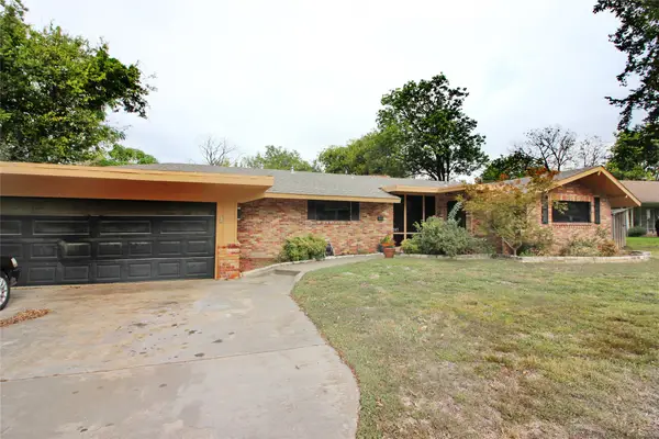647 Monssen Drive, Dallas, TX 75224