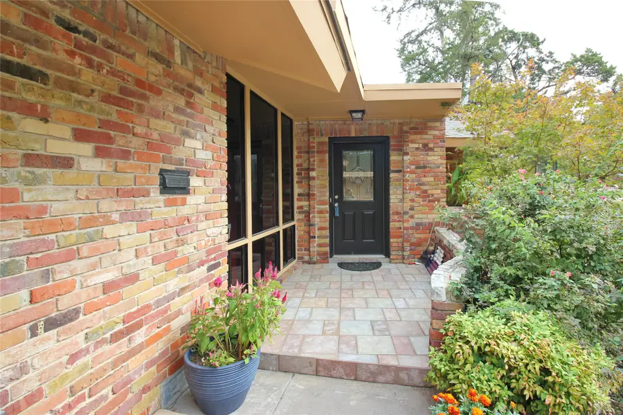 647 Monssen Drive, Dallas, TX 75224 - Image #2