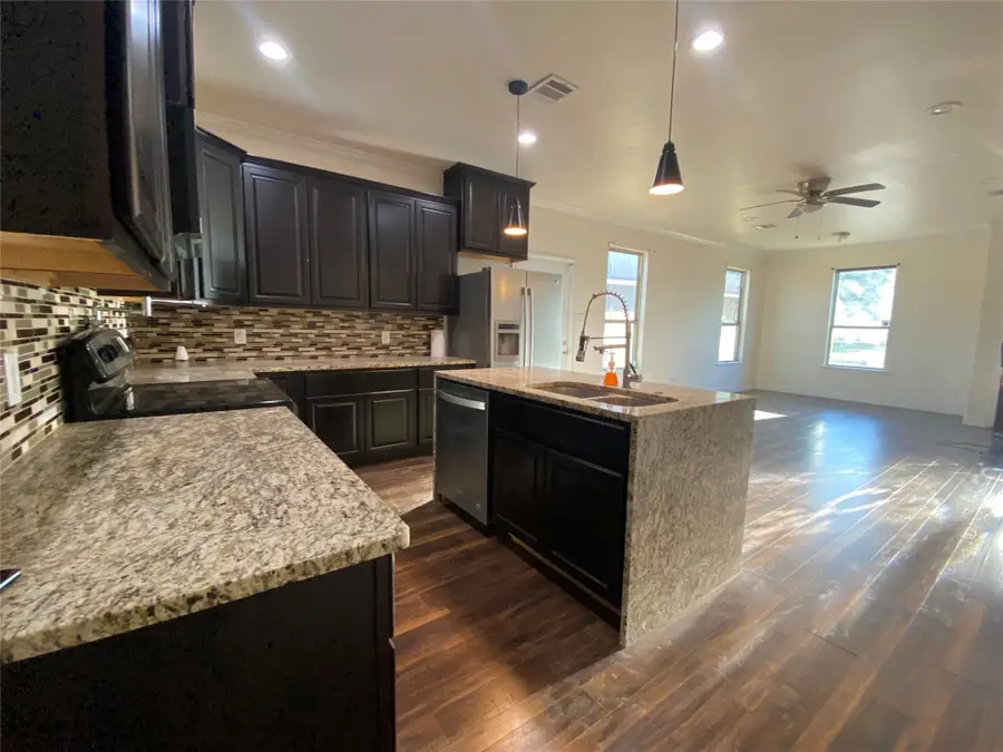 3912 Avant Street, Dallas, TX 75215 - Image #2