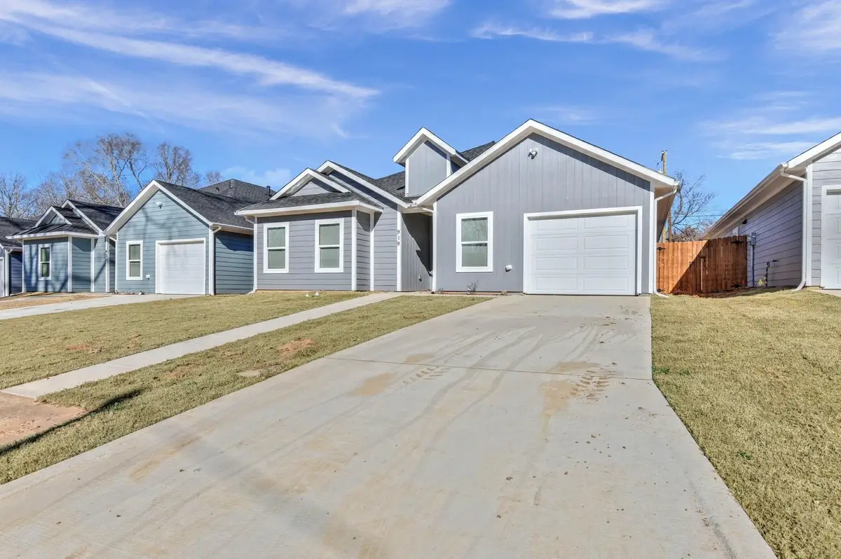 919 W Collins Street, Denison, TX 75020 - Image #1