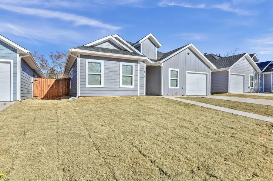 919 W Collins Street, Denison, TX 75020 - Image #2