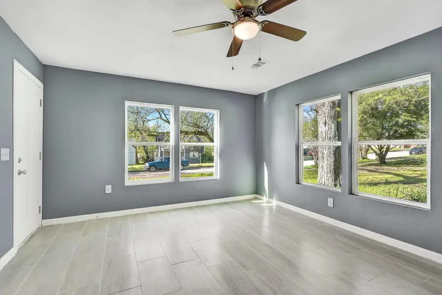 515 E Sears Street, Denison, TX 75021 - Image #3