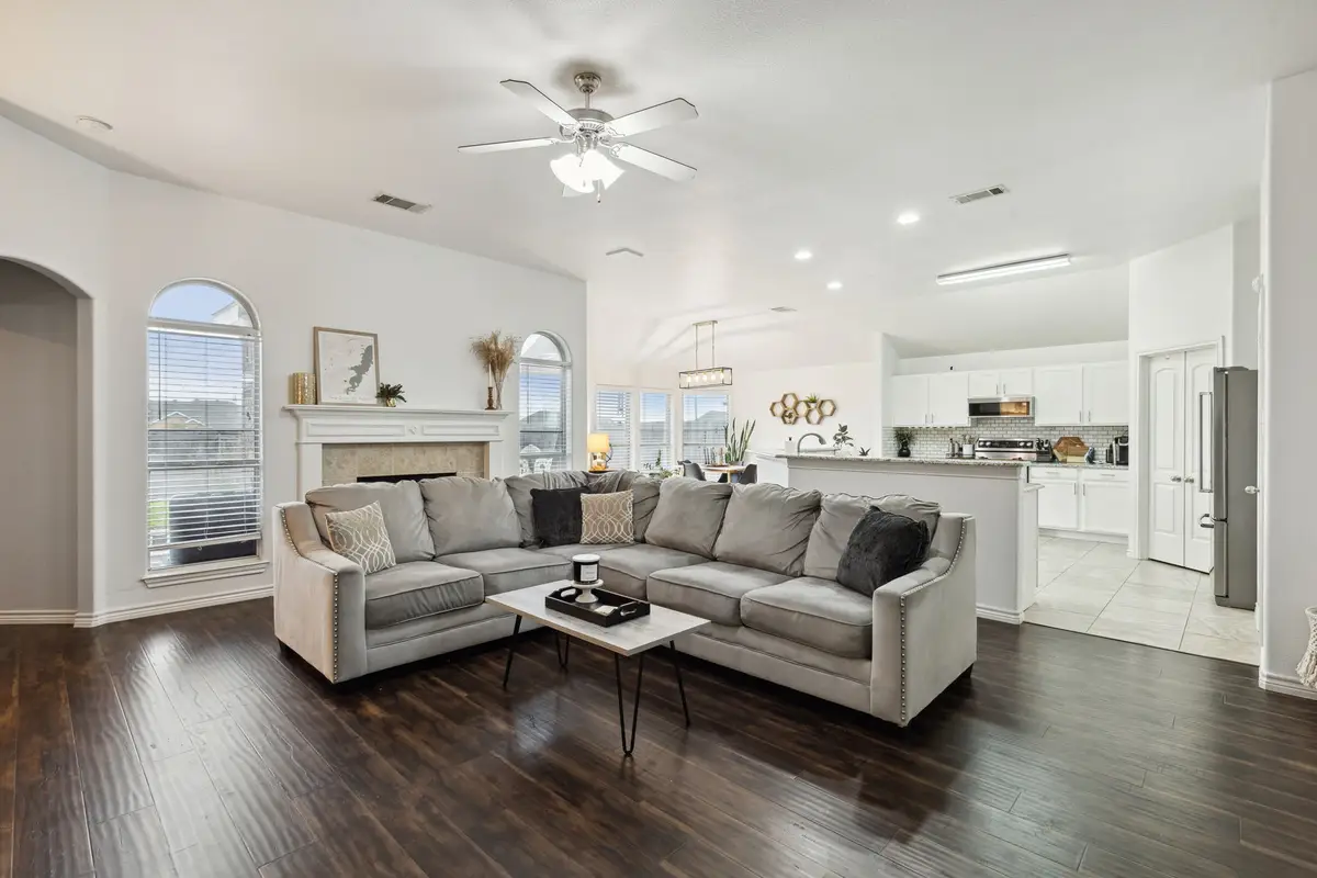 707 Bayshore Drive, Mansfield, TX 76063 - Image #1