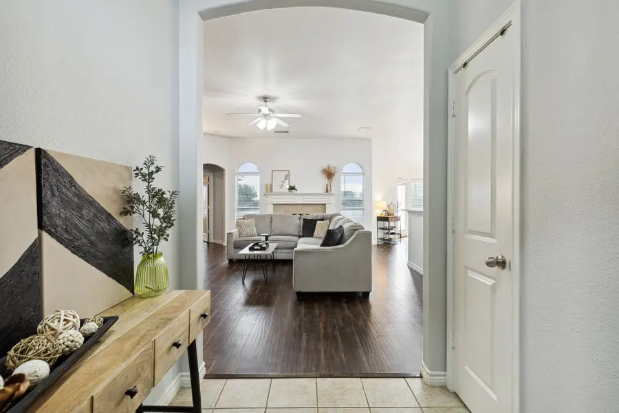 707 Bayshore Drive, Mansfield, TX 76063 - Image #3