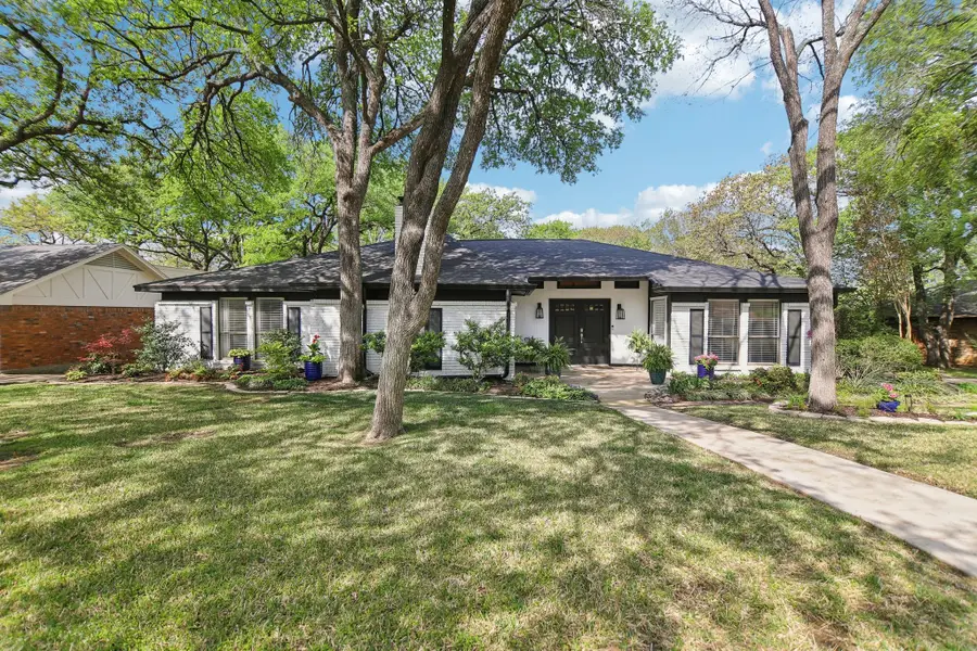 2214 Prestonwood Drive, Arlington, TX 76012 - Image #2