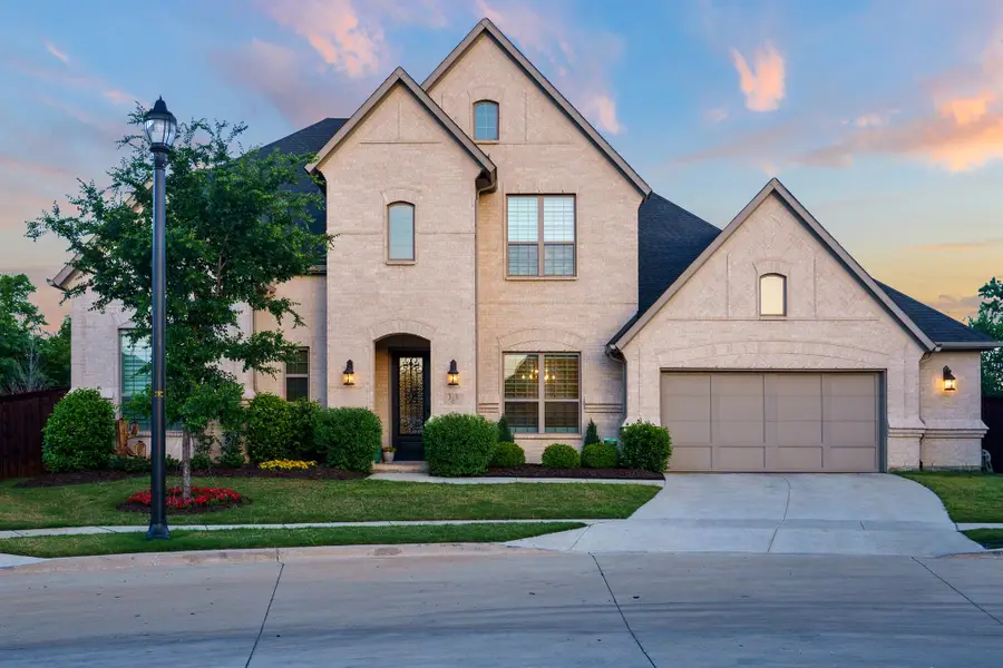 318 Waters Edge Drive, Argyle, TX 76226 - Image #2