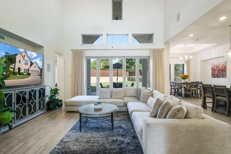 318 Waters Edge Drive, Argyle, TX 76226 - Image #3