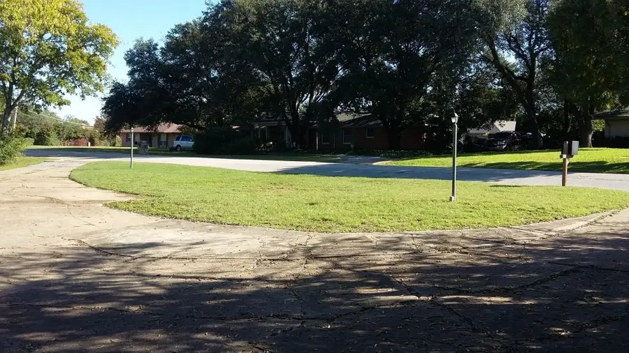 2415 Skyline Drive, Irving, TX 75038 - Image #3