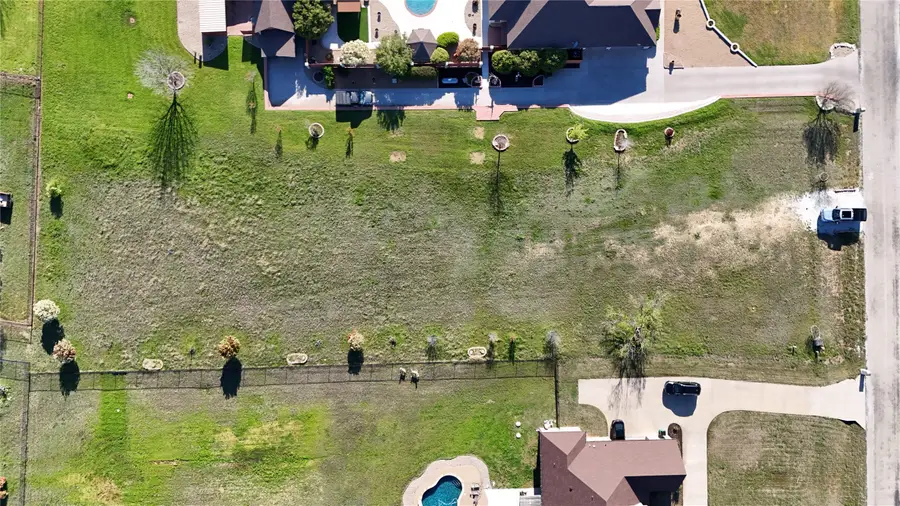 1511 Lady Amber Lane, Granbury, TX 76049 - Image #2