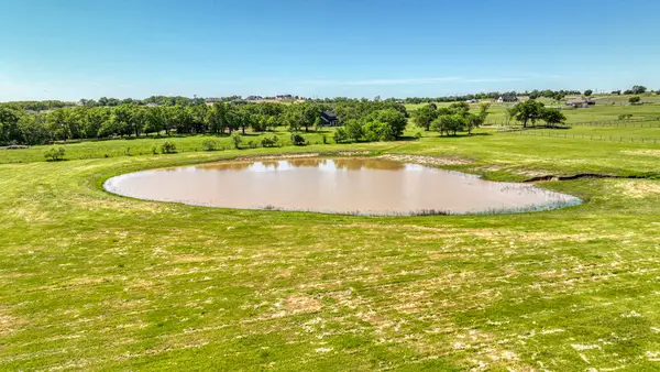 1048 Paradise Parkway, Poolville, TX 76487