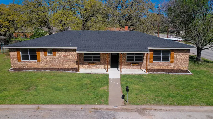 1210 Miller Street, Bowie, TX 76230 - Image #2