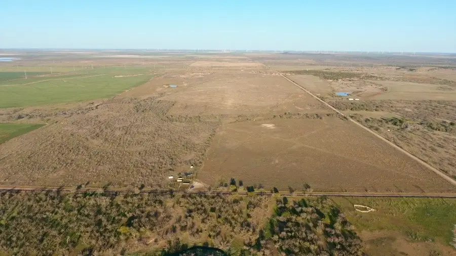 000 Wolf Hunt Rd, Quanah, TX 79252 - Image #2