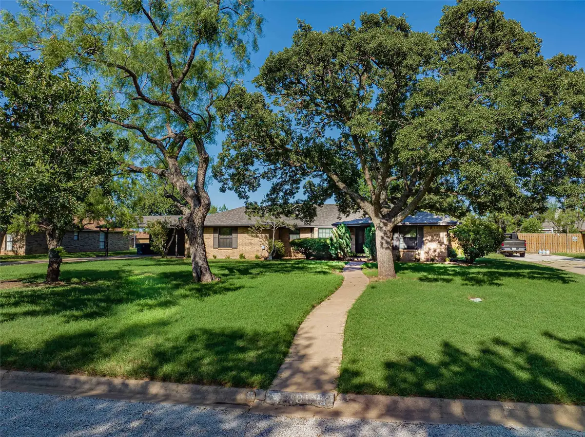 408 Ridge Road, Breckenridge, TX 76424 - Image #1