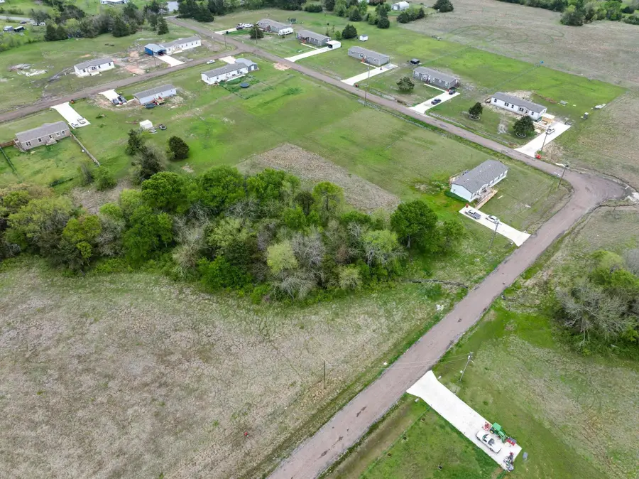 355 Duvall Street, Bonham, TX 75418 - Image #2