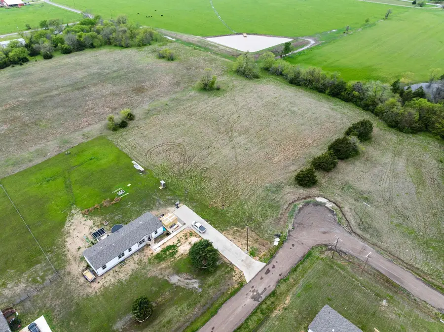 210 Fisher Street, Bonham, TX 75418 - Image #2