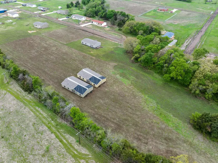 225 Largo Street, Bonham, TX 75418 - Image #2