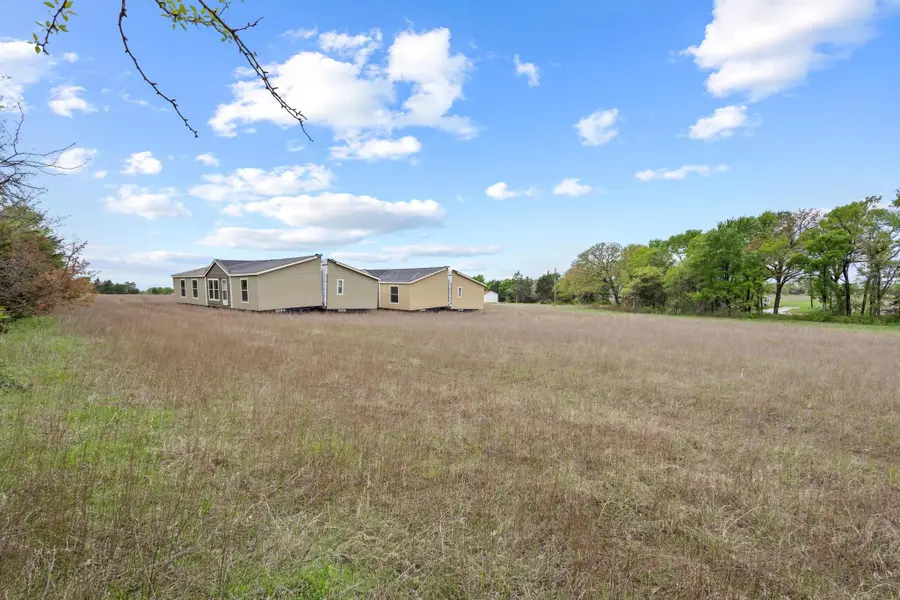 225 Largo Street, Bonham, TX 75418 - Image #3