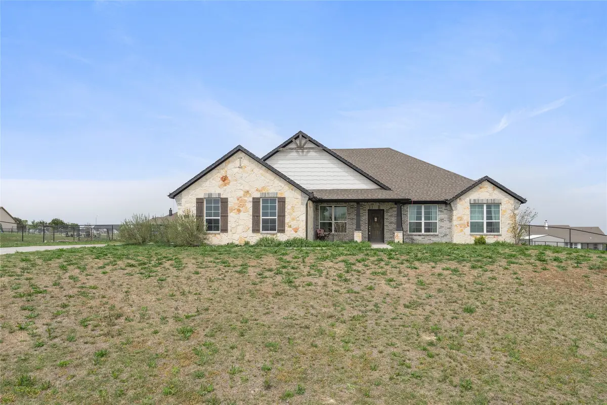 5017 Freestone Drive, Weatherford, TX 76085 - Image #1