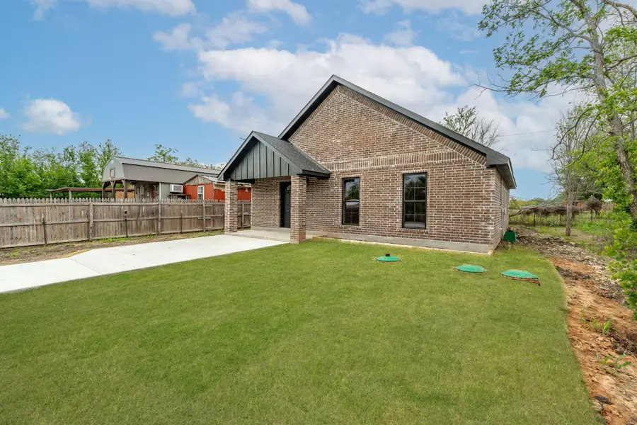 4222 Terri Lee Lane, Granbury, TX 76048 - Image #3