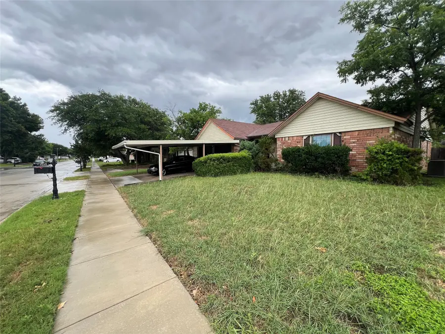 6428 Meadowlark Lane E, Watauga, TX 76148 - Image #2