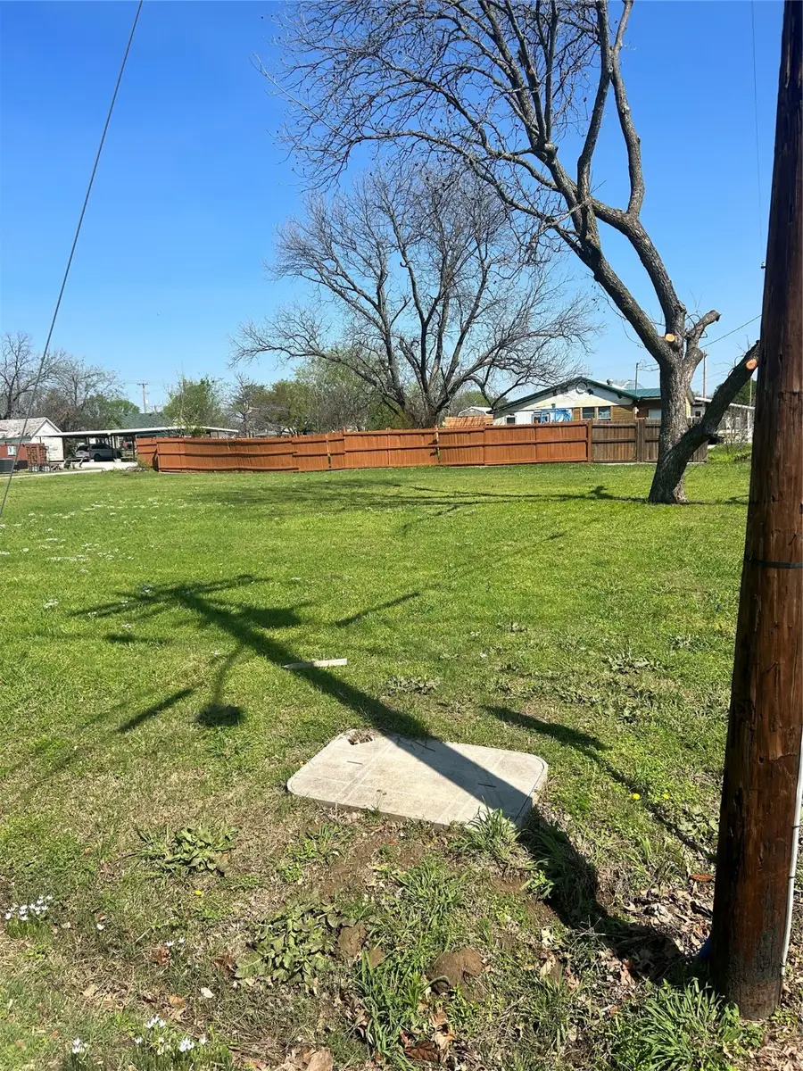 116 Hinton Street, Tioga, TX 76271 - Image #2