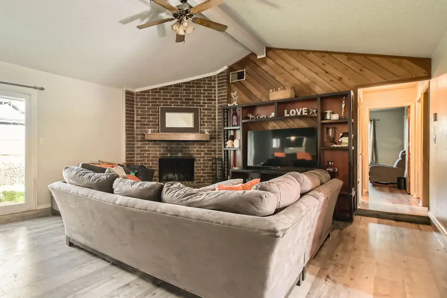 3719 French Wood Drive, Arlington, TX 76016 - Image #3