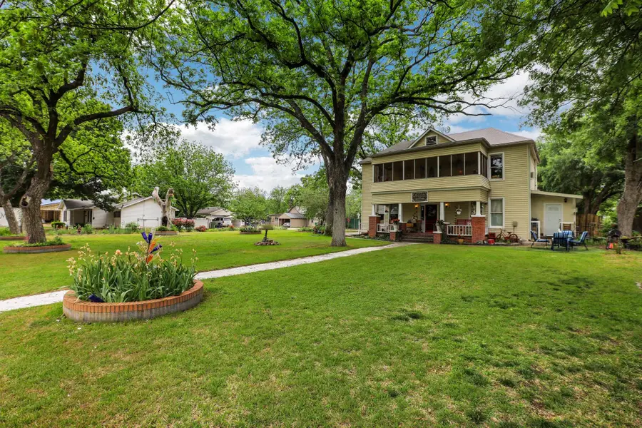 203 W Commerce St, San Saba, TX 76877 - #2