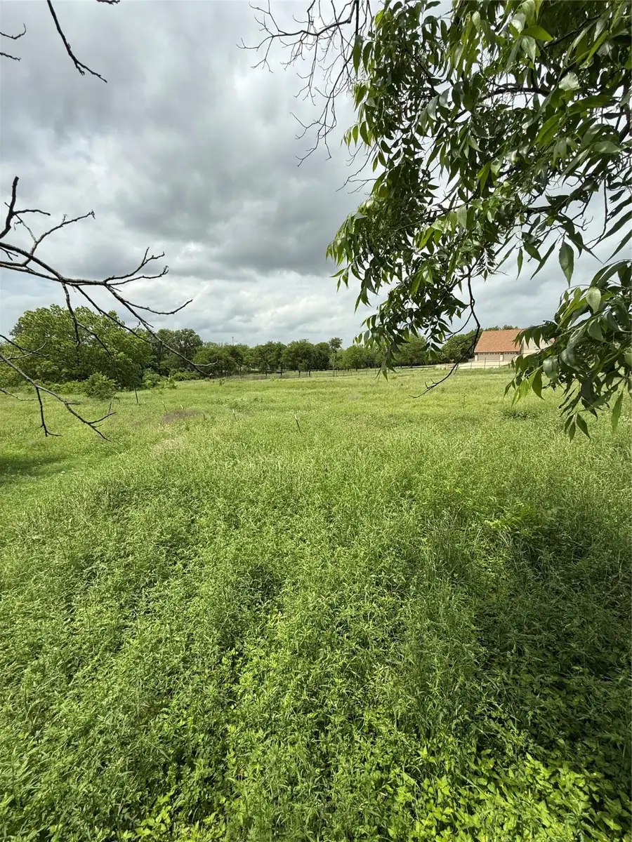 215 N Cummings Drive, Alvarado, TX 76009 - Image #2