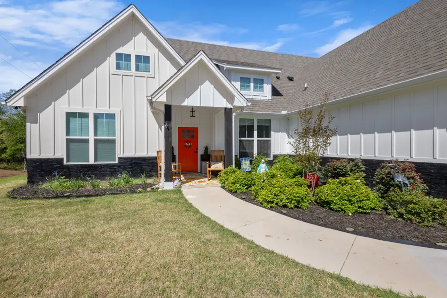 116 Lindsey Lane, Runaway Bay, TX 76426 - Image #3