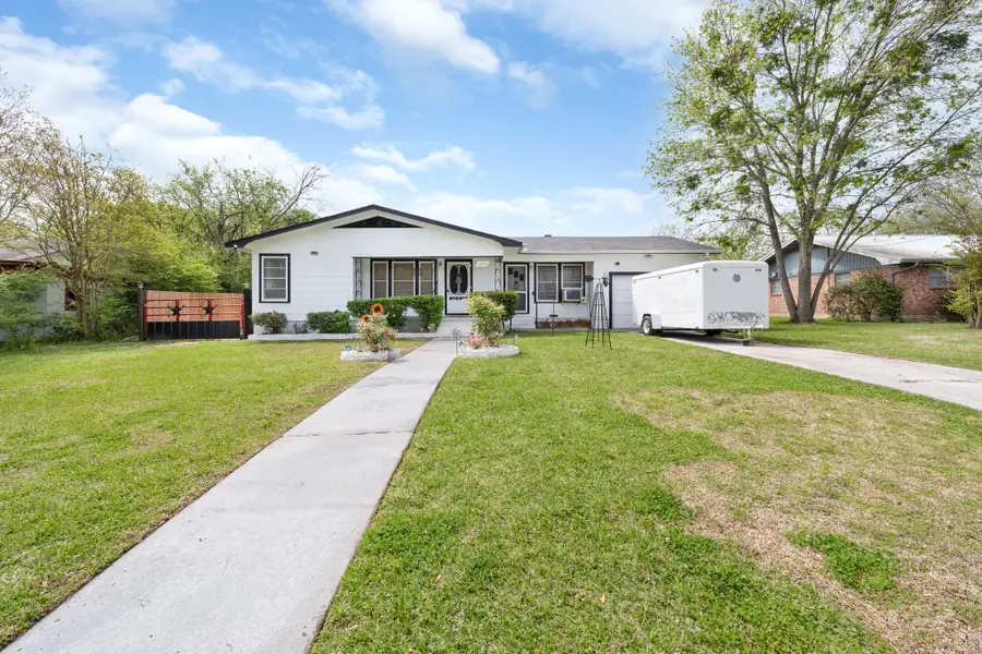 1206 W Jackson Street, Clarksville, TX 75426 - Image #2