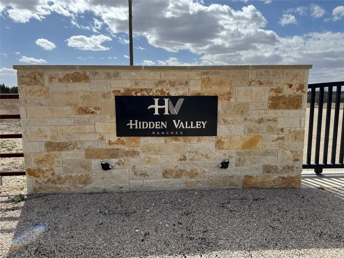 2073 Hidden Oaks Trail, Glen Rose, TX 76690 - Image #1