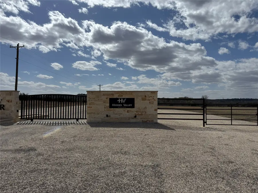 2073 Hidden Oaks Trail, Glen Rose, TX 76690 - Image #2